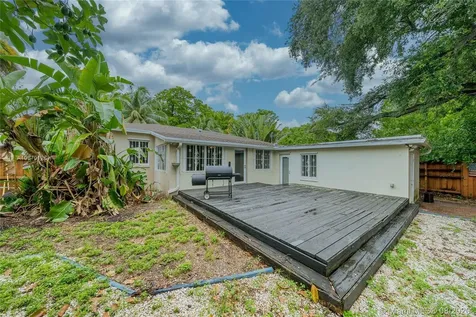 101 NW 88th Street El Portal FL 33150