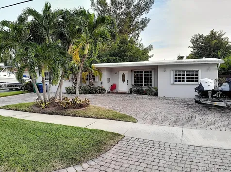 2340 NE 192nd Street Miami FL 33180