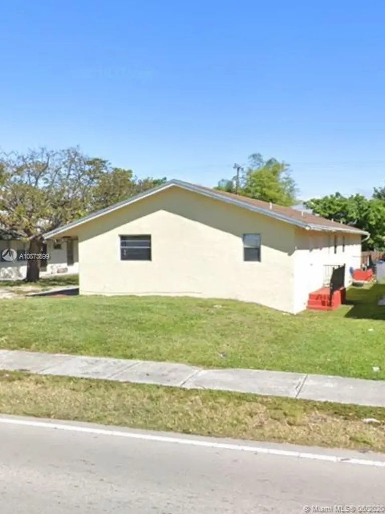 2413 Taft Street Hollywood FL 33020