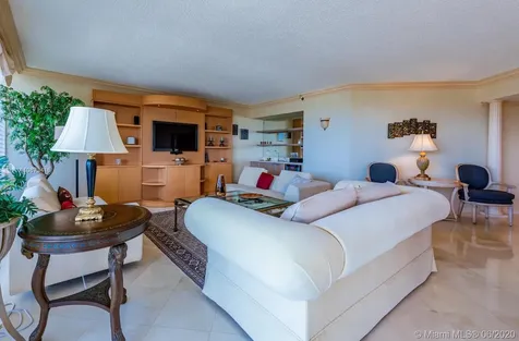 2000 Island Boulevard Aventura FL 33160