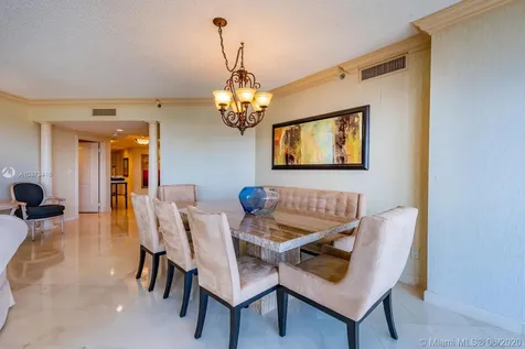 2000 Island Boulevard Aventura FL 33160