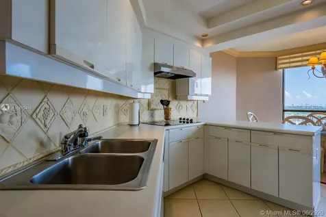 2000 Island Boulevard Aventura FL 33160