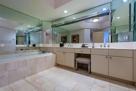 2000 Island Boulevard Aventura FL 33160