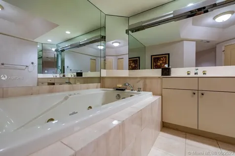 2000 Island Boulevard Aventura FL 33160