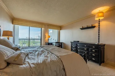 2000 Island Boulevard Aventura FL 33160