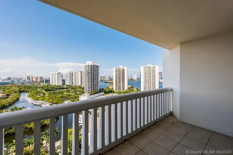 2000 Island Boulevard Aventura FL 33160