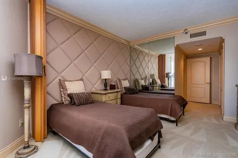 2000 Island Boulevard Aventura FL 33160