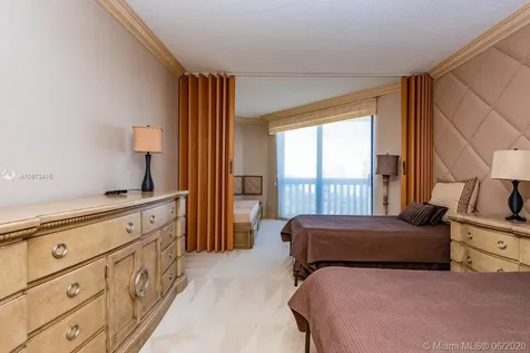 2000 Island Boulevard Aventura FL 33160