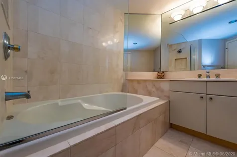 2000 Island Boulevard Aventura FL 33160