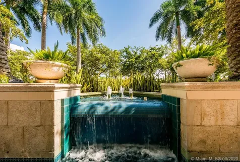 2000 Island Boulevard Aventura FL 33160