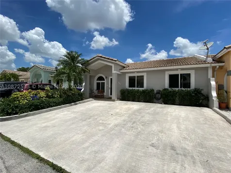 7673 NW 179th Street Hialeah FL 33015