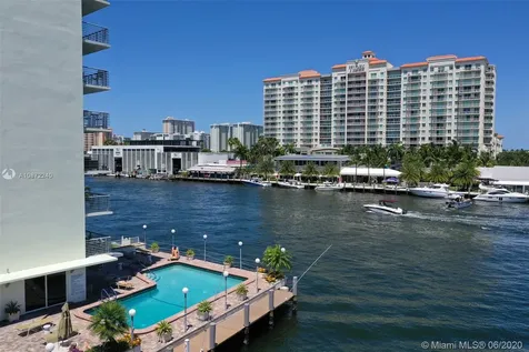 2900 NE 30th Street Fort Lauderdale FL 33306