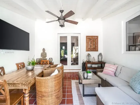 427 Giralda Avenue Coral Gables FL 33134