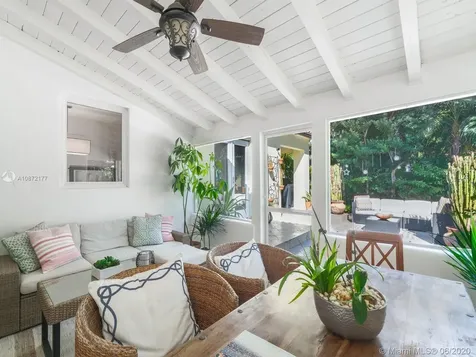 427 Giralda Avenue Coral Gables FL 33134