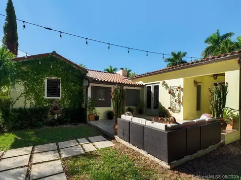 427 Giralda Avenue Coral Gables FL 33134