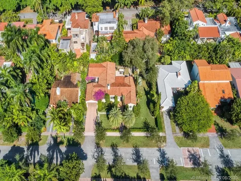 427 Giralda Avenue Coral Gables FL 33134