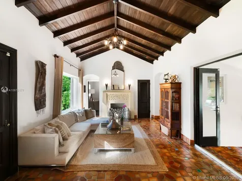 427 Giralda Avenue Coral Gables FL 33134