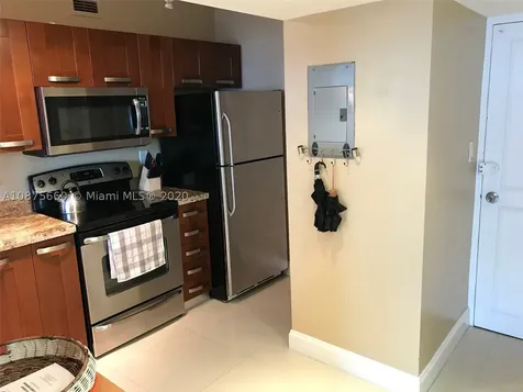 100 Lincoln Road Miami Beach FL 33139