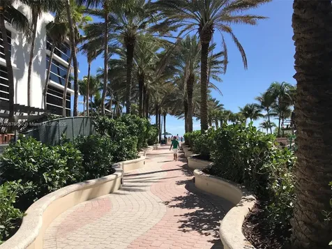 100 Lincoln Road Miami Beach FL 33139
