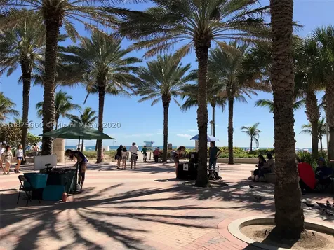 100 Lincoln Road Miami Beach FL 33139