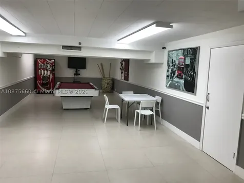100 Lincoln Road Miami Beach FL 33139