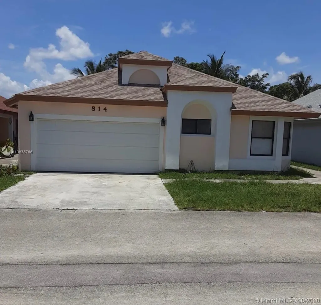 814 E Palm Run Drive North Lauderdale FL 33068