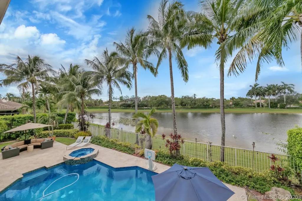 895 Tradewinds Bend Weston FL 33327