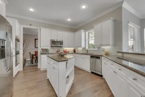 895 Tradewinds Bend Weston FL 33327