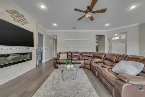 895 Tradewinds Bend Weston FL 33327