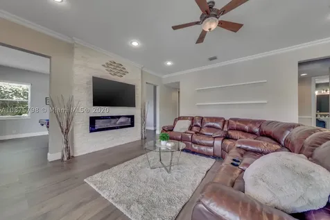 895 Tradewinds Bend Weston FL 33327