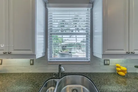 895 Tradewinds Bend Weston FL 33327