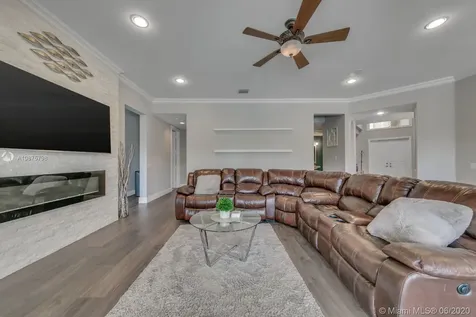 895 Tradewinds Bend Weston FL 33327