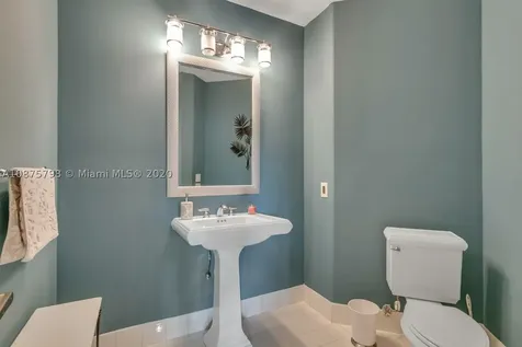 895 Tradewinds Bend Weston FL 33327