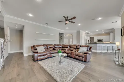 895 Tradewinds Bend Weston FL 33327
