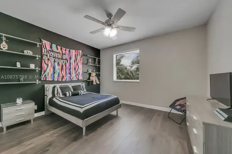 895 Tradewinds Bend Weston FL 33327