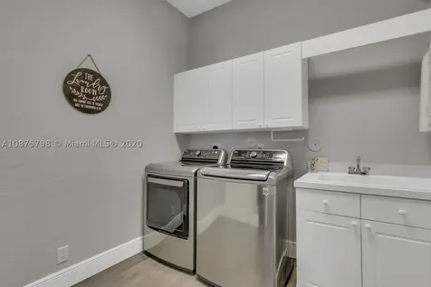 895 Tradewinds Bend Weston FL 33327