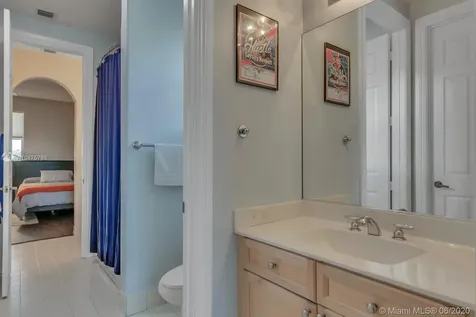 895 Tradewinds Bend Weston FL 33327