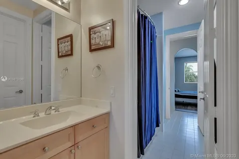 895 Tradewinds Bend Weston FL 33327