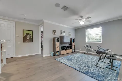 895 Tradewinds Bend Weston FL 33327