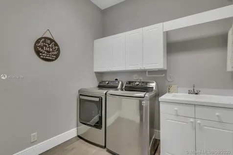 895 Tradewinds Bend Weston FL 33327