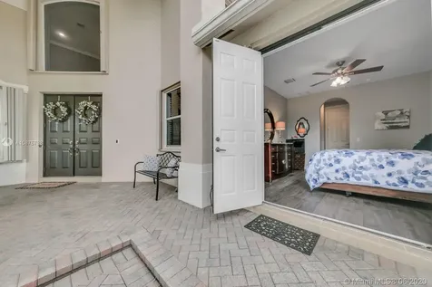 895 Tradewinds Bend Weston FL 33327