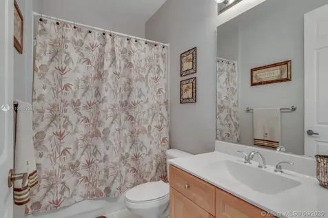 895 Tradewinds Bend Weston FL 33327