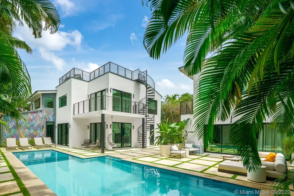 2061 N Bay Road Miami Beach FL 33140