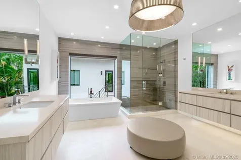2061 N Bay Road Miami Beach FL 33140