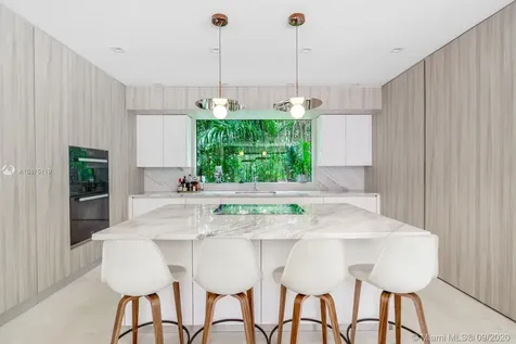2061 N Bay Road Miami Beach FL 33140