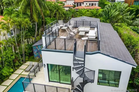 2061 N Bay Road Miami Beach FL 33140