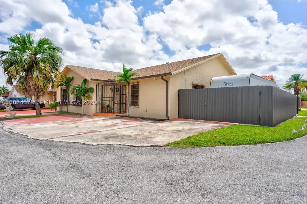705 SW 97th Place Circle Miami FL 33174