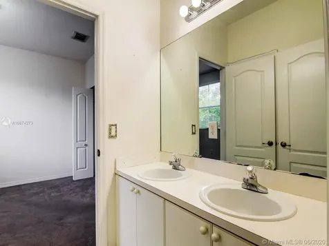8721 SW 2nd Terrace Miami FL 33174