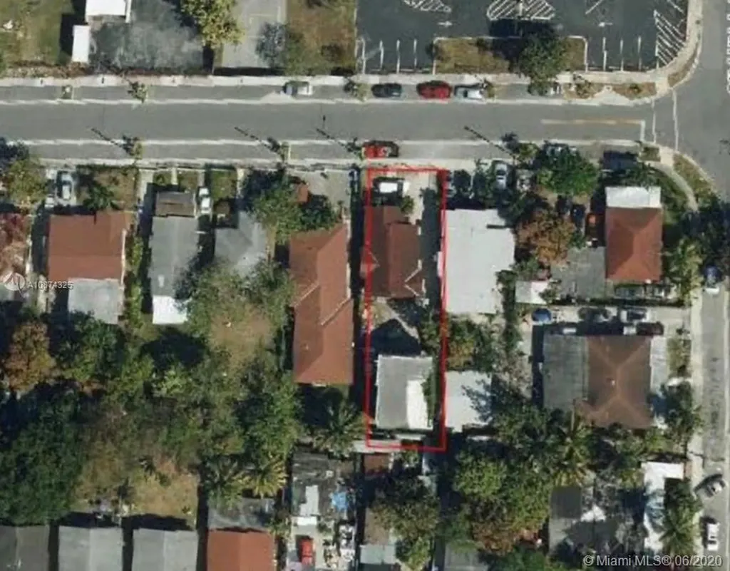 1424 NW 35th Street Miami FL 33142