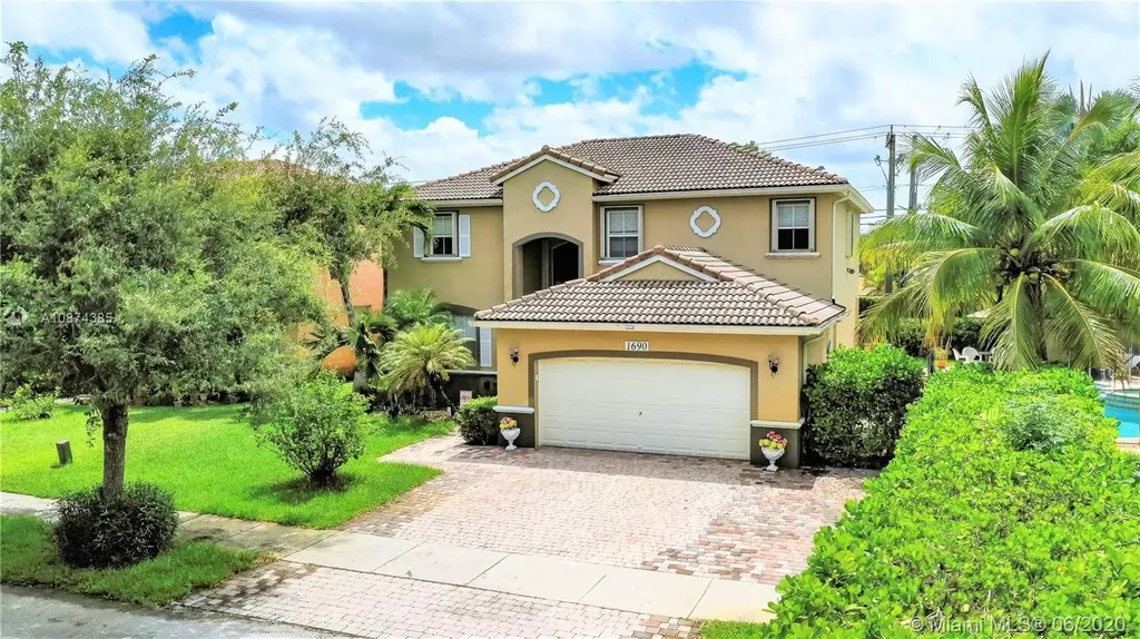 1690 SE 18th Terrace Homestead FL 33035